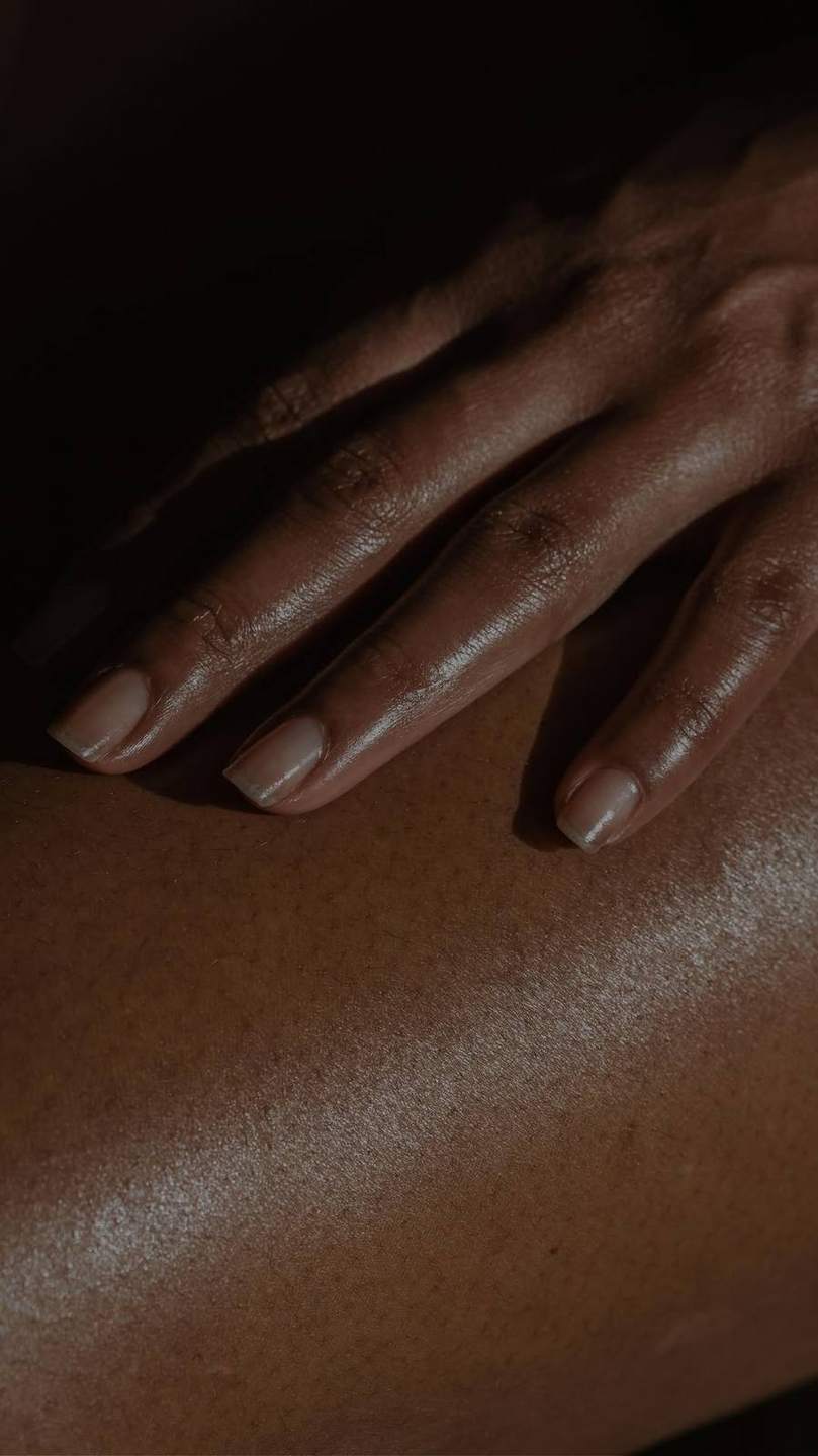 Manicure — detal dłoni